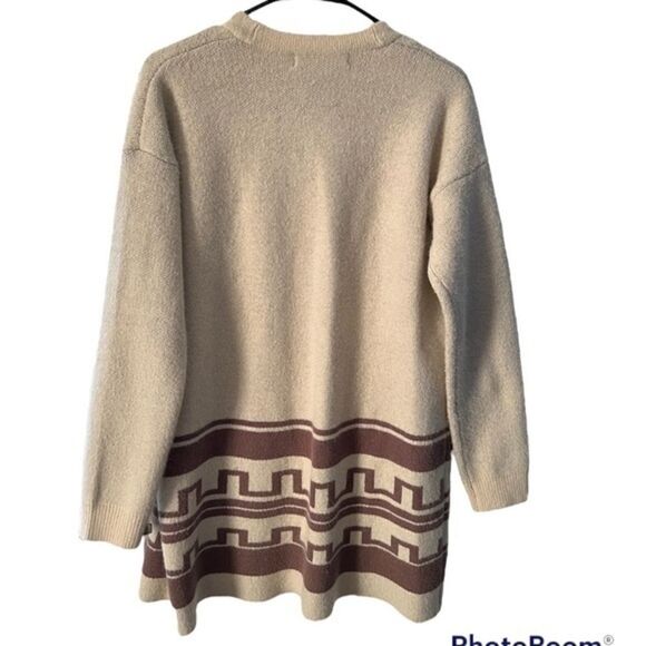 Forever 21 Heavyweight Cardigan With Pattern - Picture 2 of 3